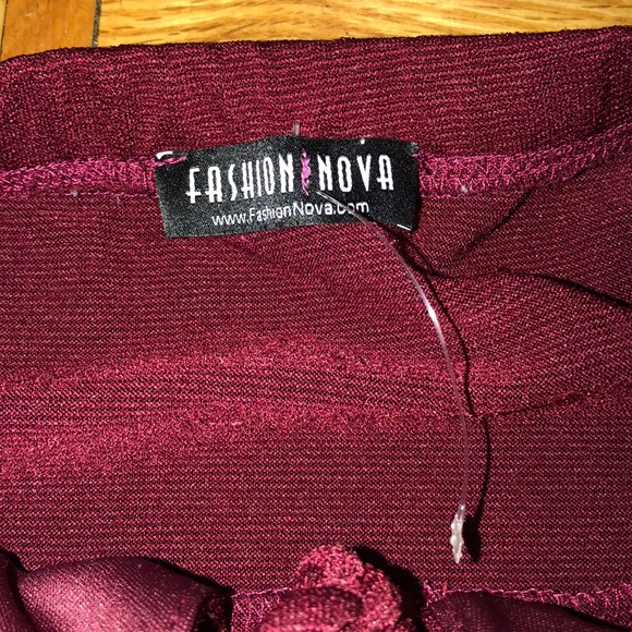 Off the shoulder Burgundy dress - Picture 3 of 5